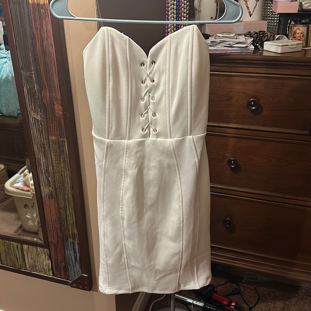 White strapless dress